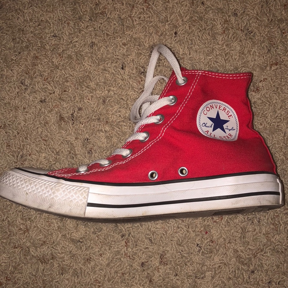 Chuck Taylor Converse Women’s Size 7